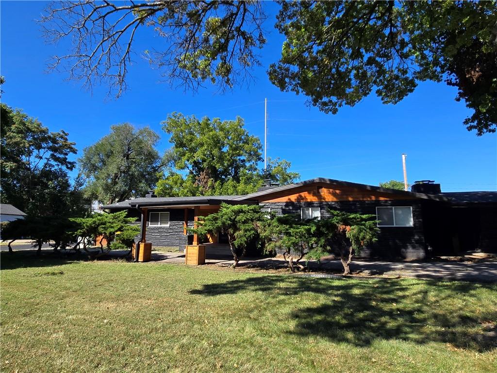 Photo of 7142 FOREST Avenue