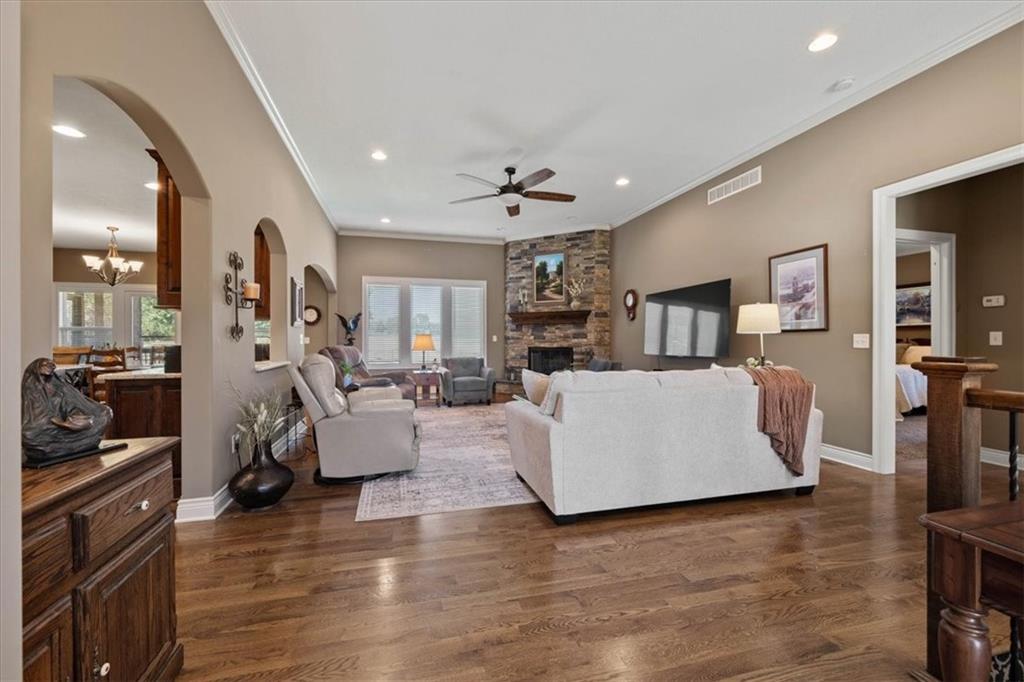 Photo 7 of 18220 Prairie View Drive