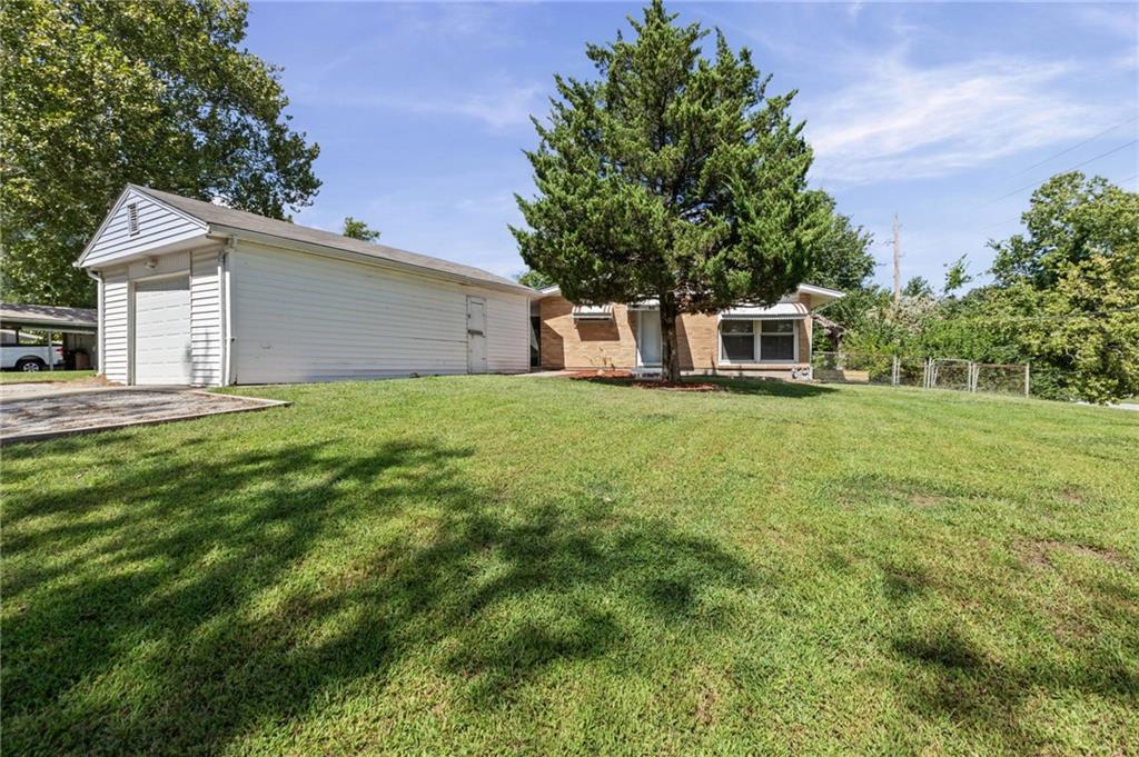 Photo 2 of 800 Marilynn Avenue