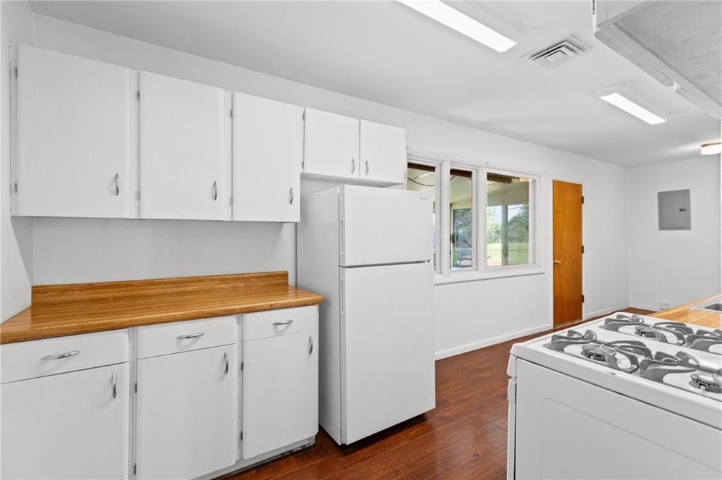 Photo 7 of 800 Marilynn Avenue