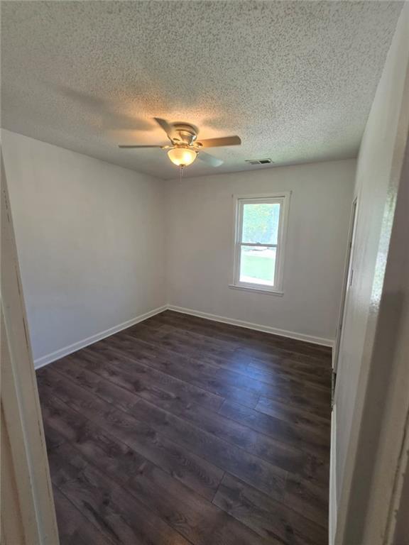 Photo 6 of 1112 Leslie Street