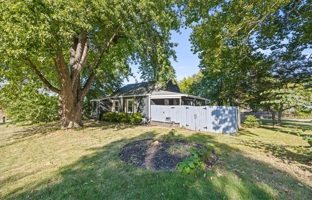 Photo 3 of 4705 Reinhardt Drive