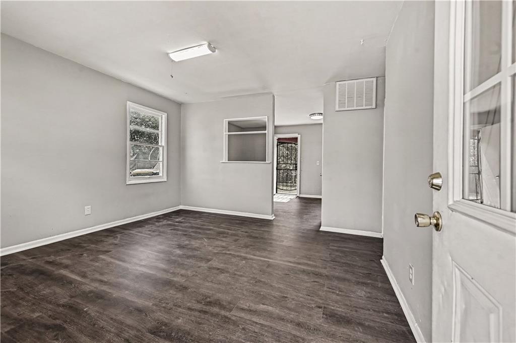 Photo 6 of 4024 Lawndale Avenue