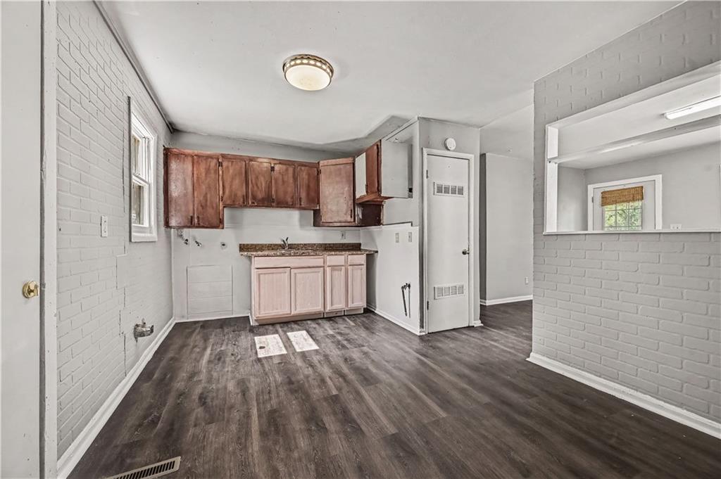 Photo 7 of 4024 Lawndale Avenue