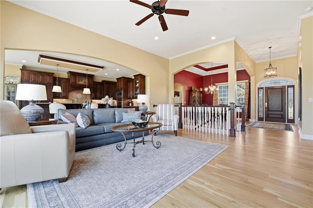 Photo 4 of 10405 N Saint Clair Avenue