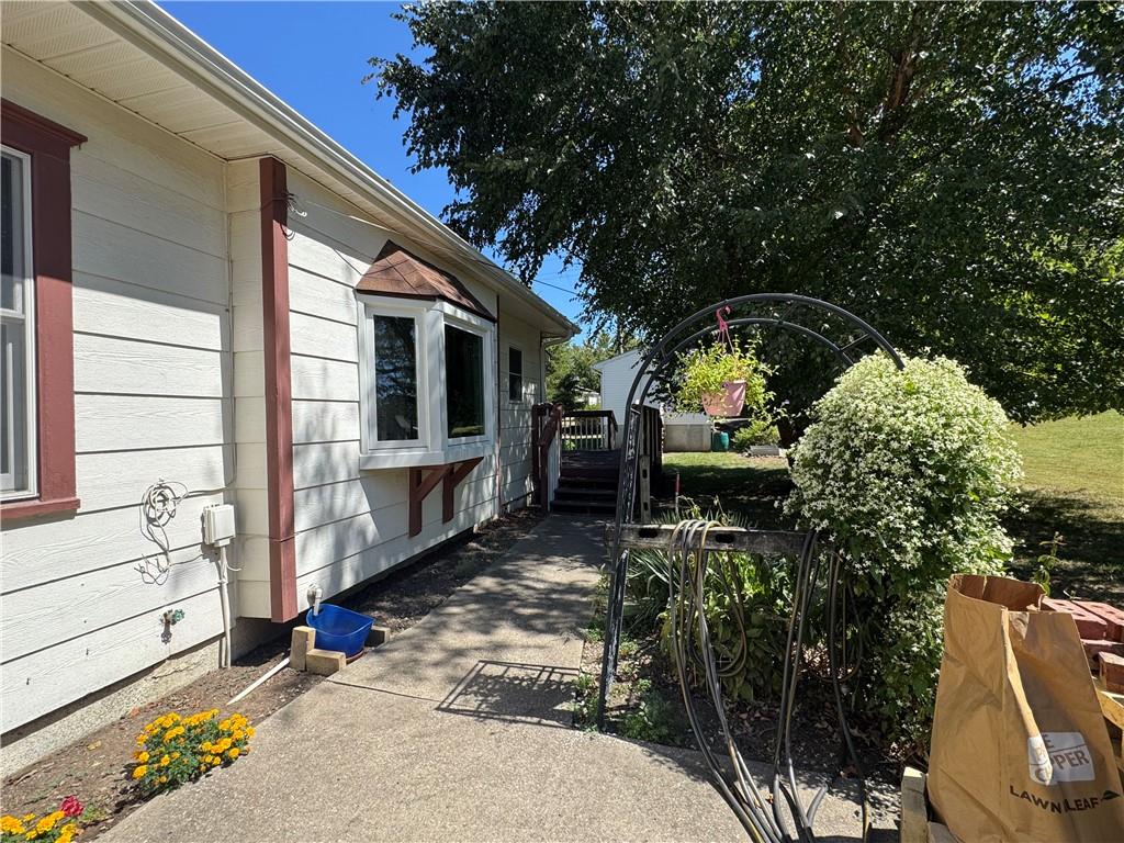 Photo 5 of 218 N Campbell Street