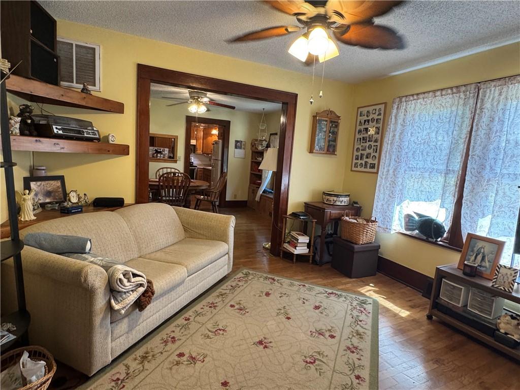 Photo 7 of 218 N Campbell Street