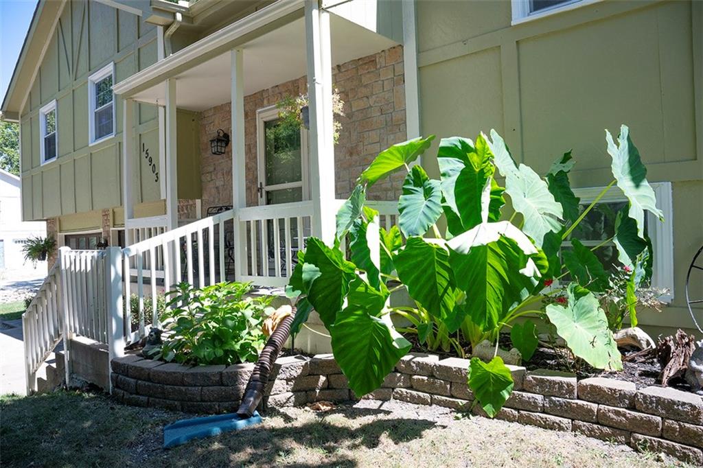 Photo 2 of 15903 Slater Avenue
