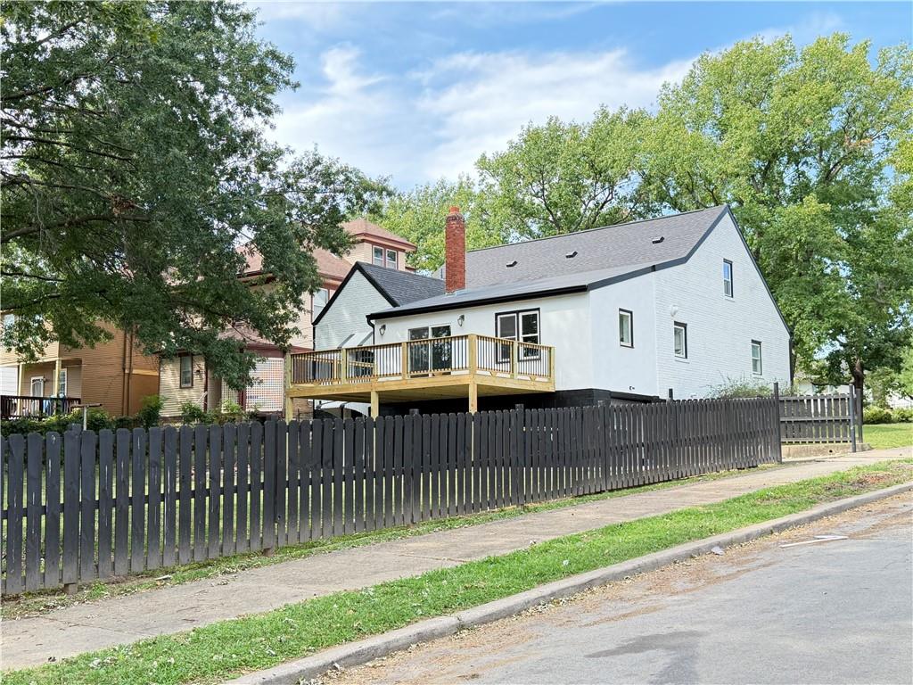 Photo 3 of 401 Benton Boulevard