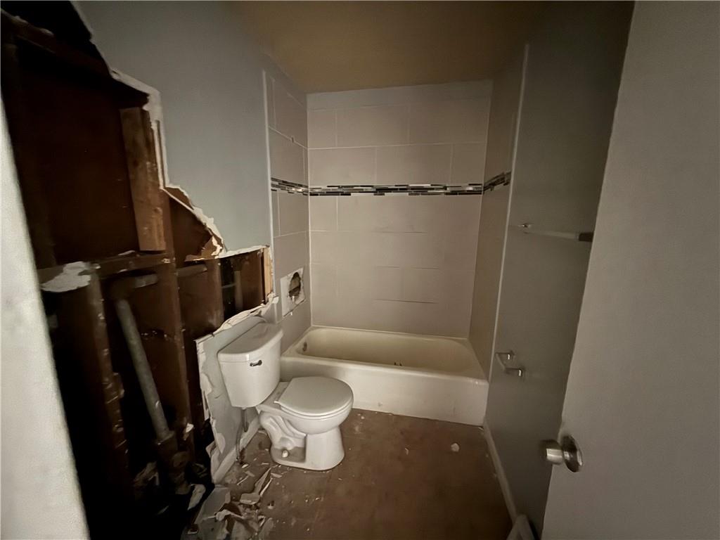 Photo 5 of 3909 E 58th Street