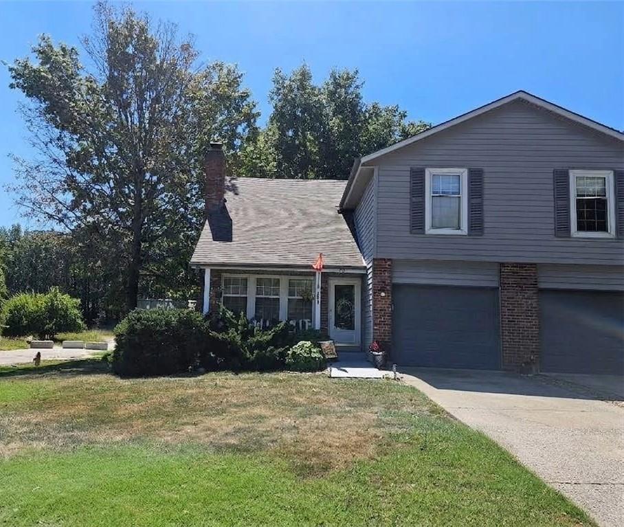 Photo of 201 W Foxwood Drive