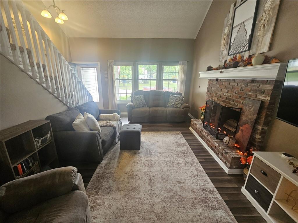 Photo 2 of 201 W Foxwood Drive