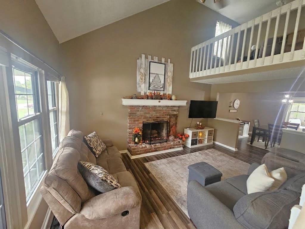 Photo 3 of 201 W Foxwood Drive