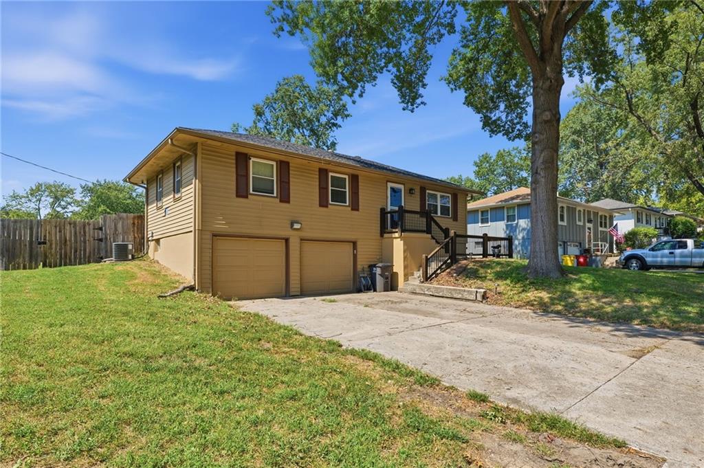 Photo of 1304 CLARK Avenue