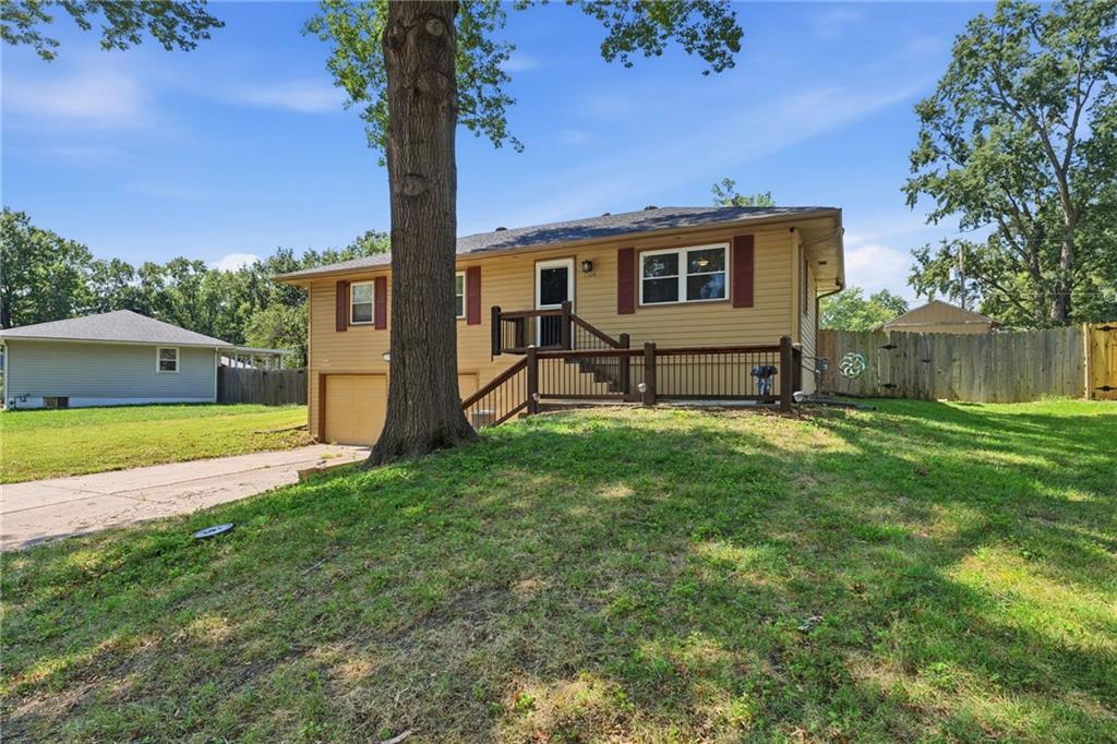 Photo 3 of 1304 CLARK Avenue
