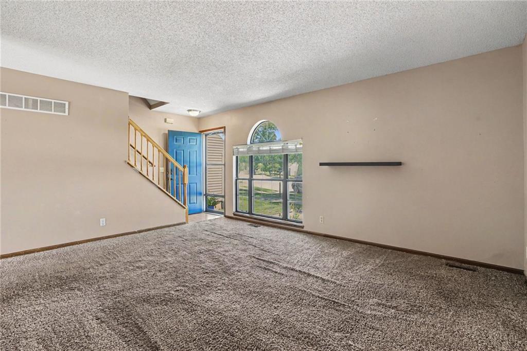 Photo 3 of 216 Stonebridge Lane
