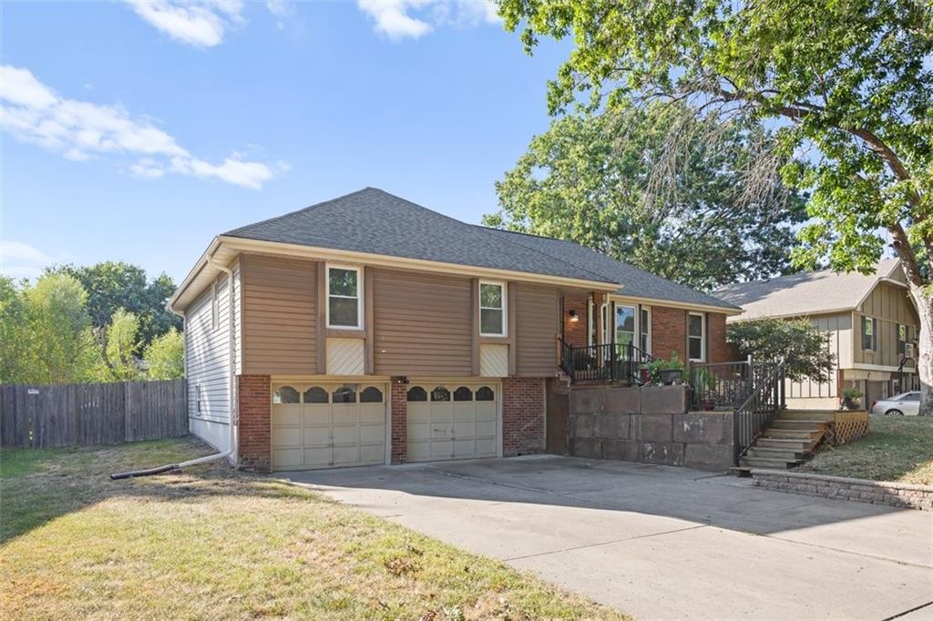 Photo 3 of 300 Johnston Drive
