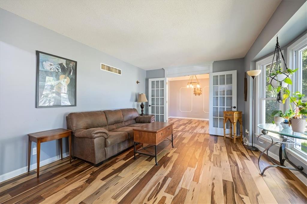 Photo 7 of 300 Johnston Drive