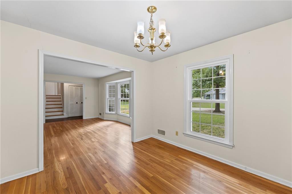 Photo 5 of 512 E 117th Terrace