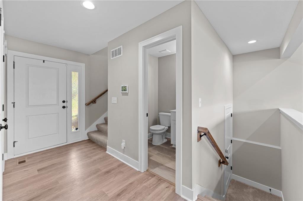 Photo 4 of 506 W Lawrence Street