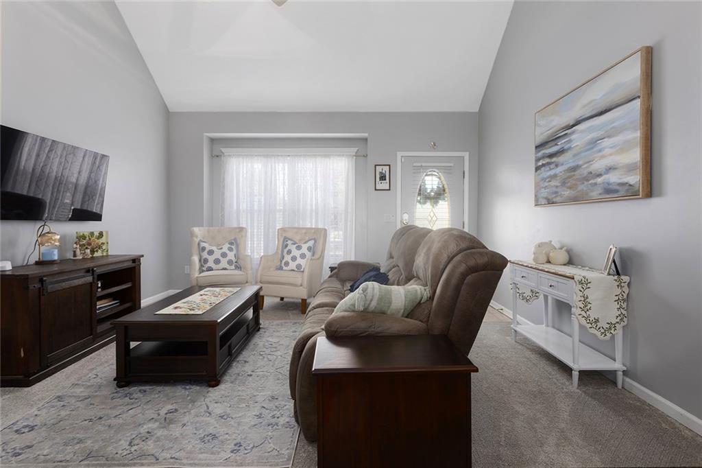Photo 6 of 207 Lakeview Drive