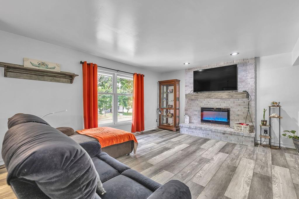 Photo 6 of 4404 Rainbow Court