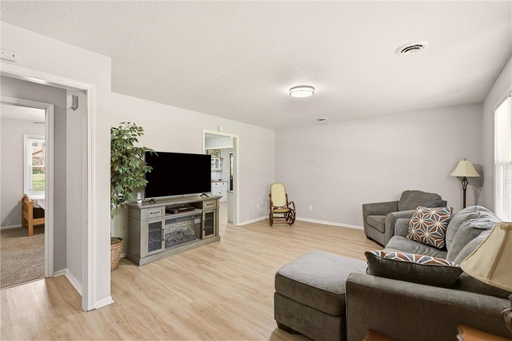 Photo 5 of 505 Quincy Boulevard