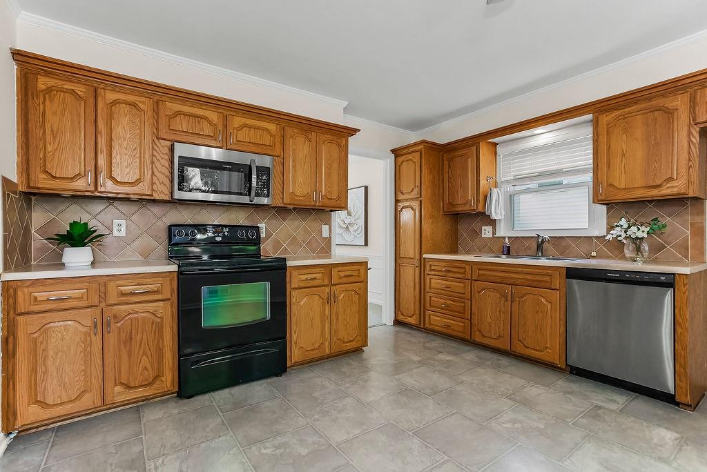 Photo 6 of 8300 W 97th Terrace