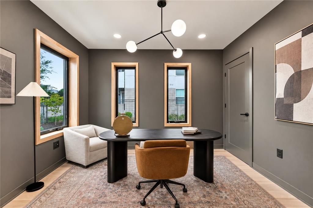 Photo 5 of 541 E 19th Street