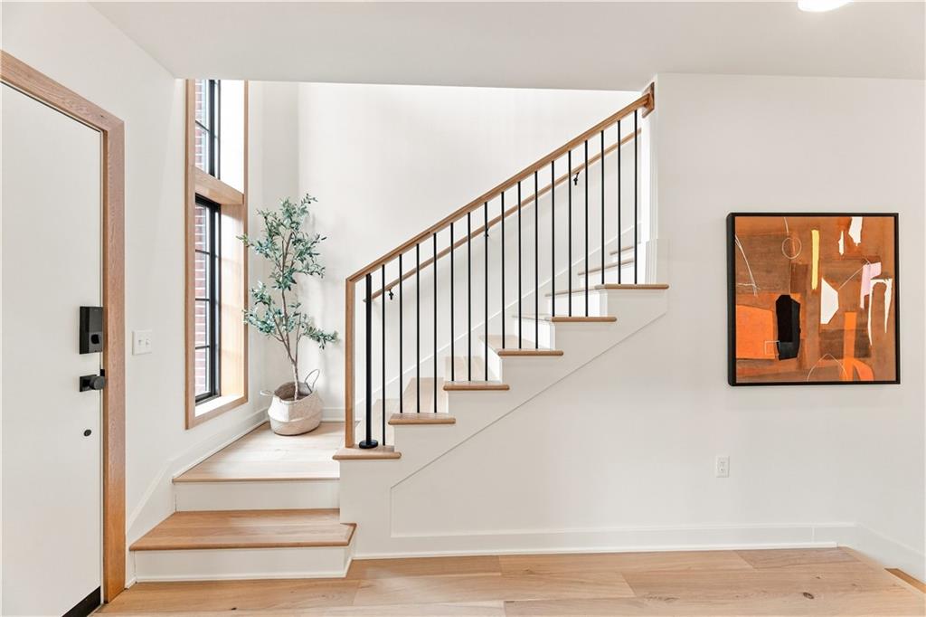 Photo 6 of 541 E 19th Street