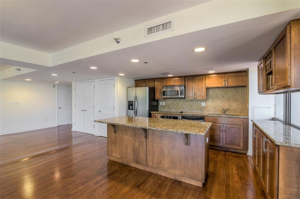 Photo 6 of 600 E Admiral Boulevard #208