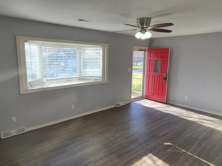 Photo 2 of 11316 Lewis Avenue