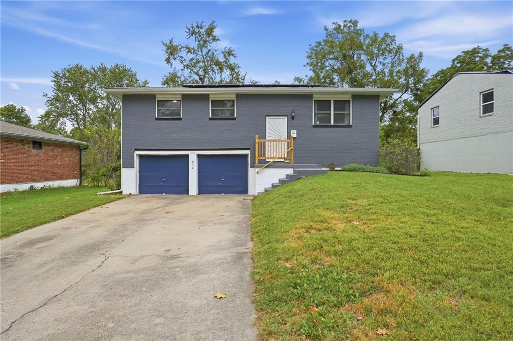 Photo 2 of 912 Colbern Drive