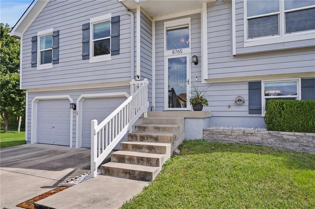 Photo 5 of 8765 Thompson Drive