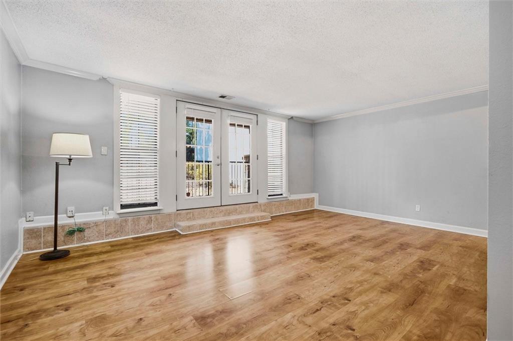 Photo 2 of 4727 Jarboe Street #41