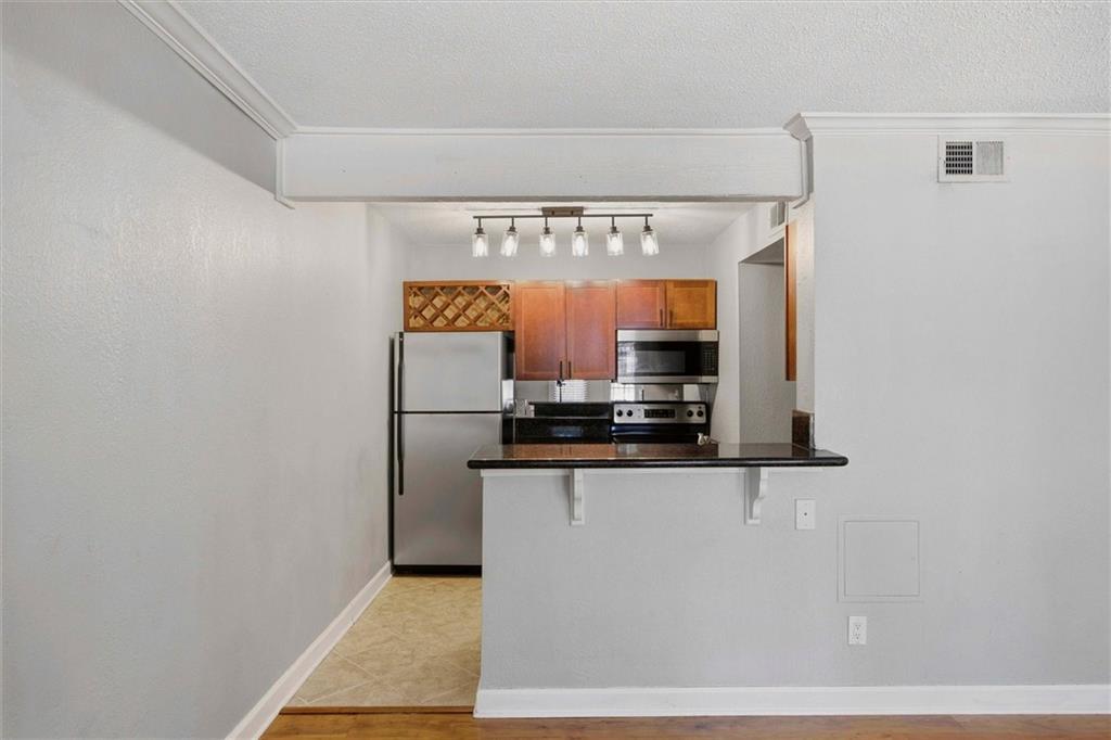 Photo 5 of 4727 Jarboe Street #41