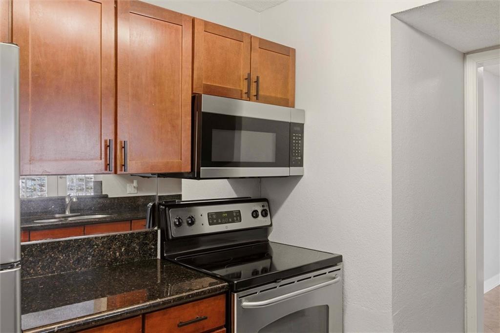 Photo 6 of 4727 Jarboe Street #41