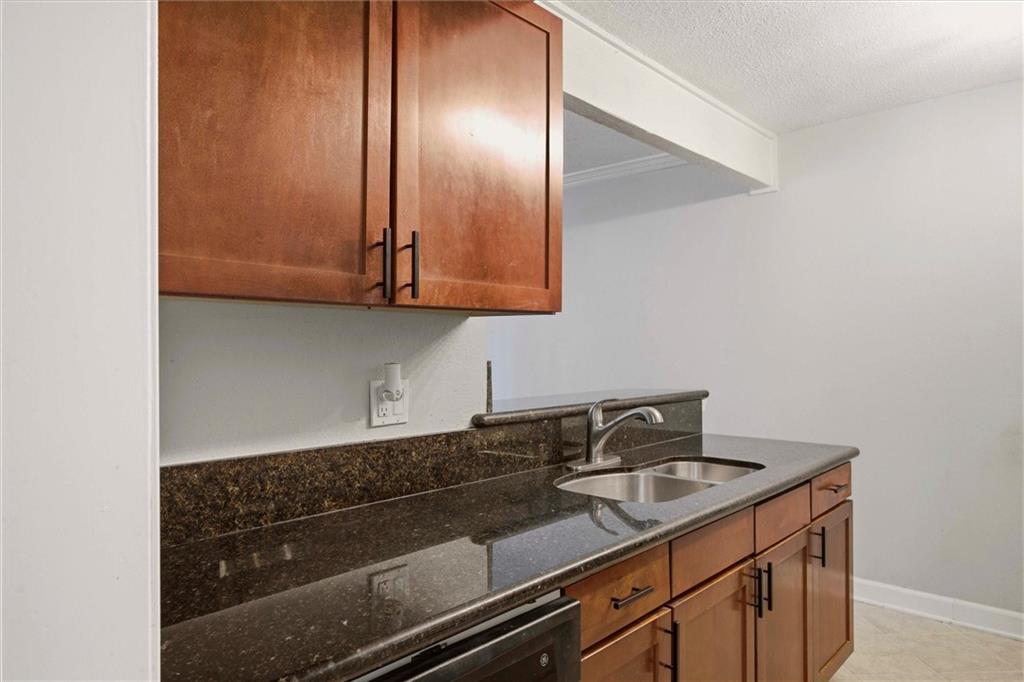 Photo 7 of 4727 Jarboe Street #41