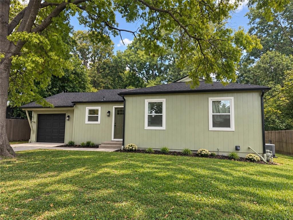 Photo of 7907 Reinhardt Lane in Prairie Village, KS