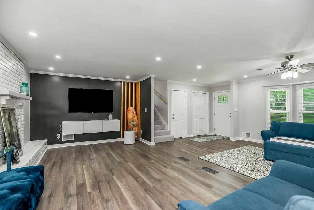 Photo 4 of 42 E 106 Street