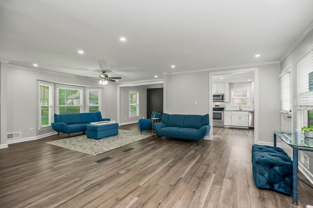 Photo 6 of 42 E 106 Street