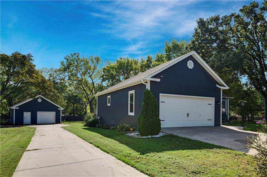 Photo 3 of 8699 Penner Avenue