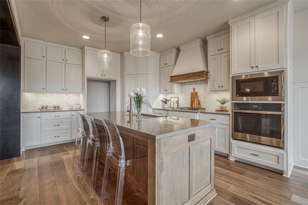 Photo 5 of 16932 Rosehill Street