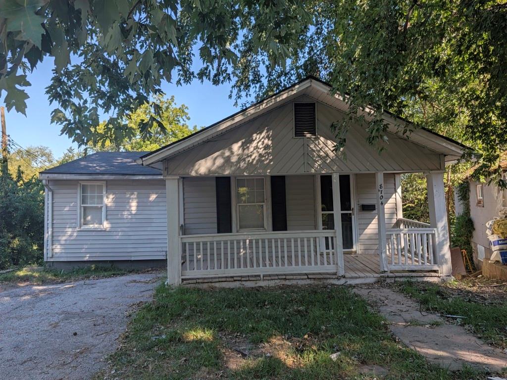 Photo of 8704 Roberts Avenue