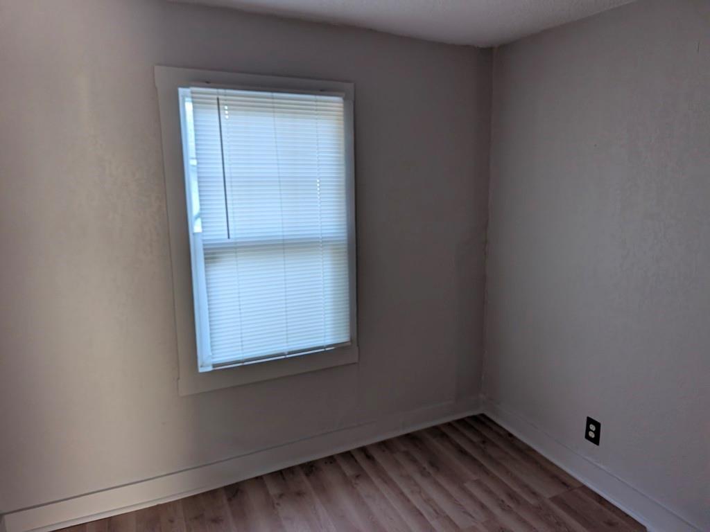 Photo 5 of 8704 Roberts Avenue
