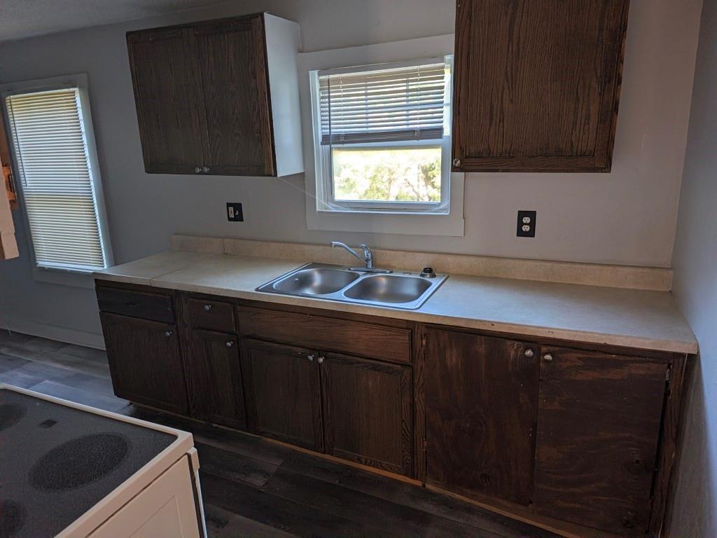 Photo 6 of 8704 Roberts Avenue