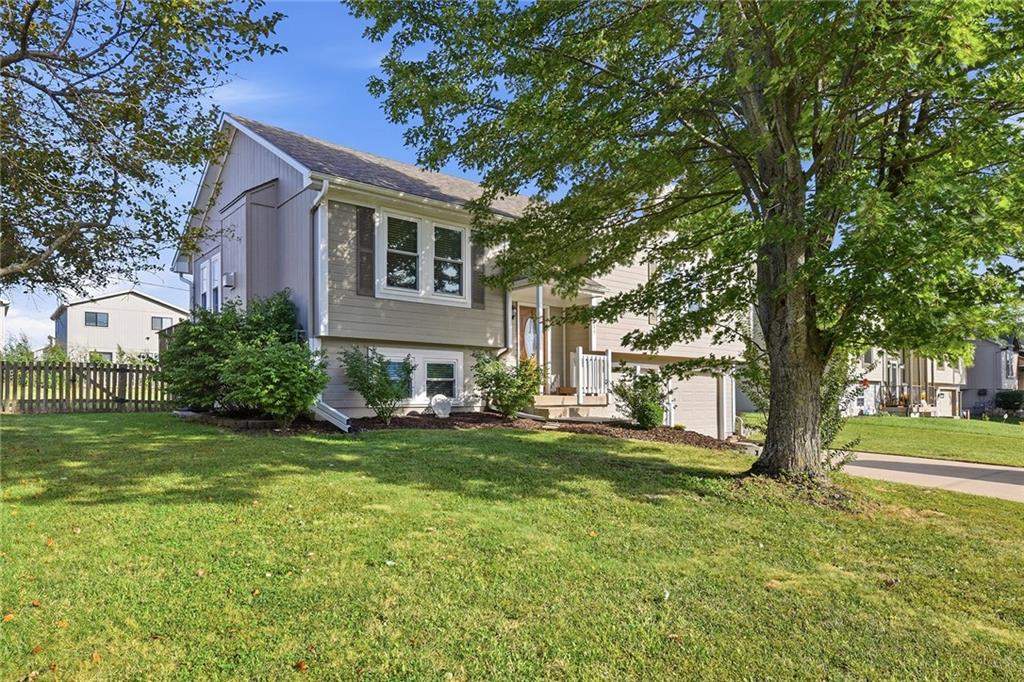Photo 4 of 619 SE Joel Avenue