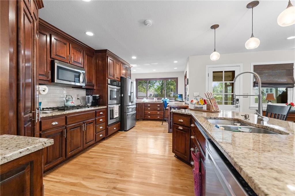 Photo 4 of 3723 E 104th Street