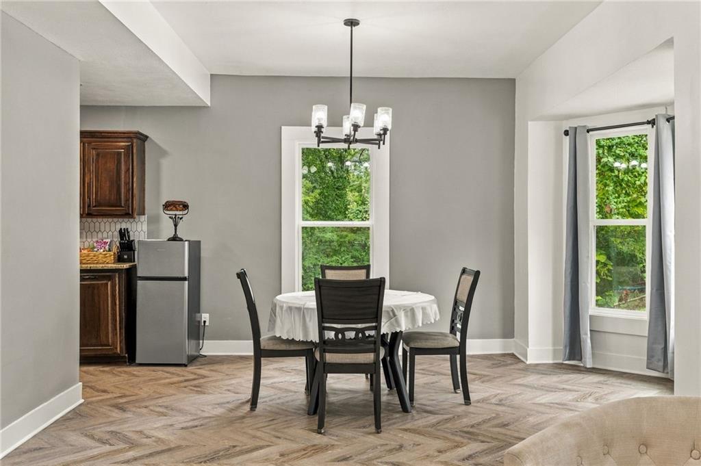 Photo 6 of 1432 W Walnut Street