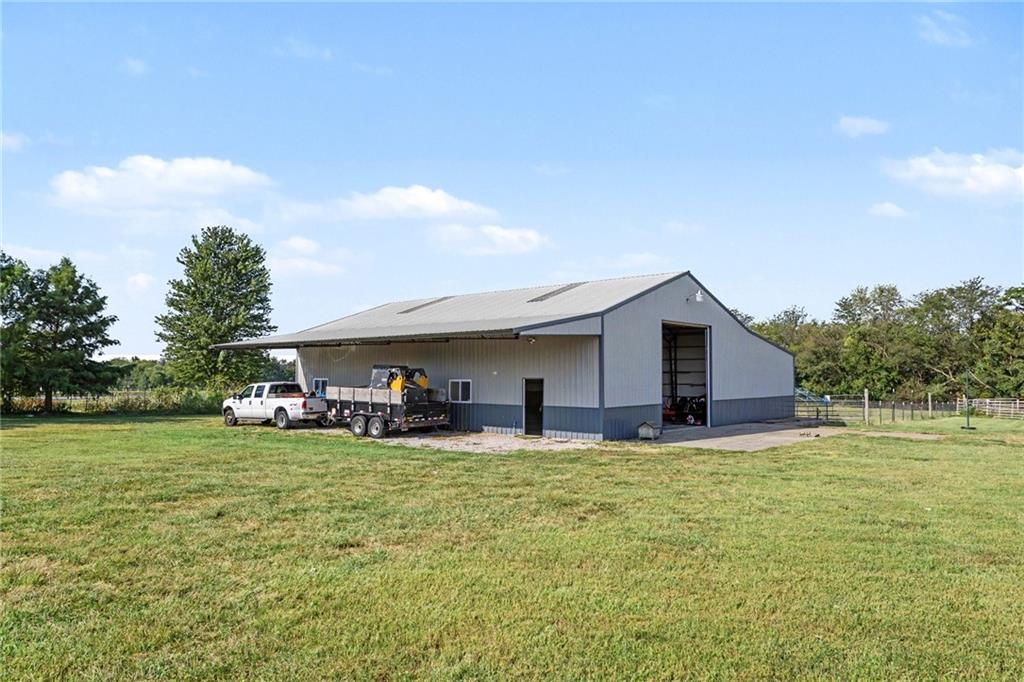 Photo 4 of 19006 S Prairie Lane